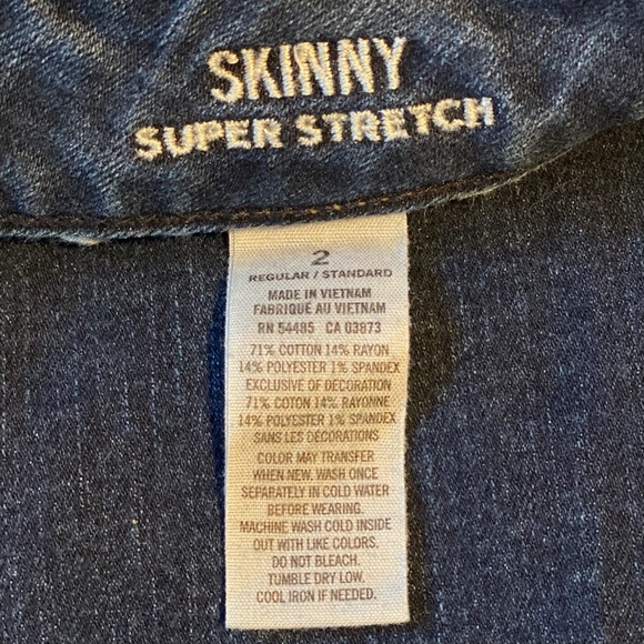 AE Skinny Jeans Size 2R - Picture 3 of 3